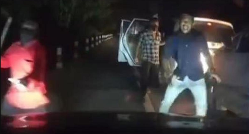 A group of armed men attacking a Kerala-bound car near Madukkarai on the Salem – Kochi Highway.
