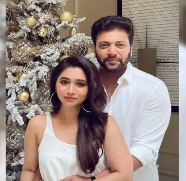 Jayam Ravi announces divorce from Aarti after 15 years; asks for privacy and respect for their personal lives.